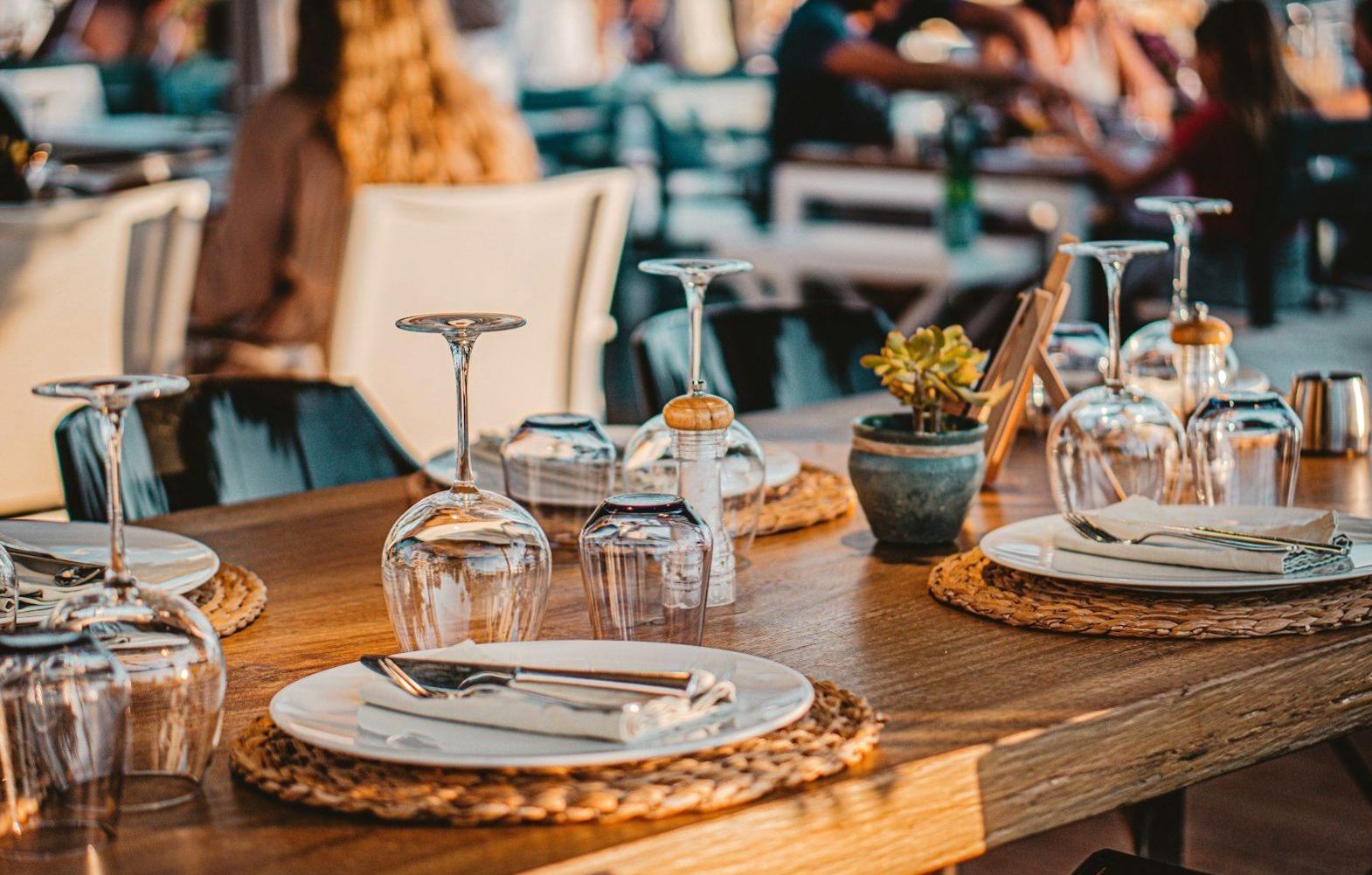 A set table at Brightwildlife ready for dinner service